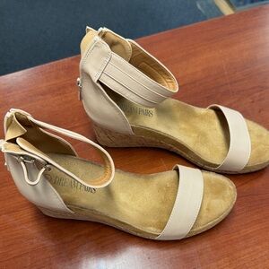 Dreampairs wedges size 7 // 071309